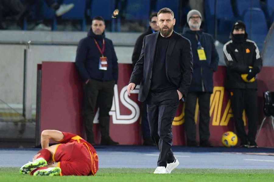 De Rossi, Roma coach, expresses frustration following draw with Cagliari.