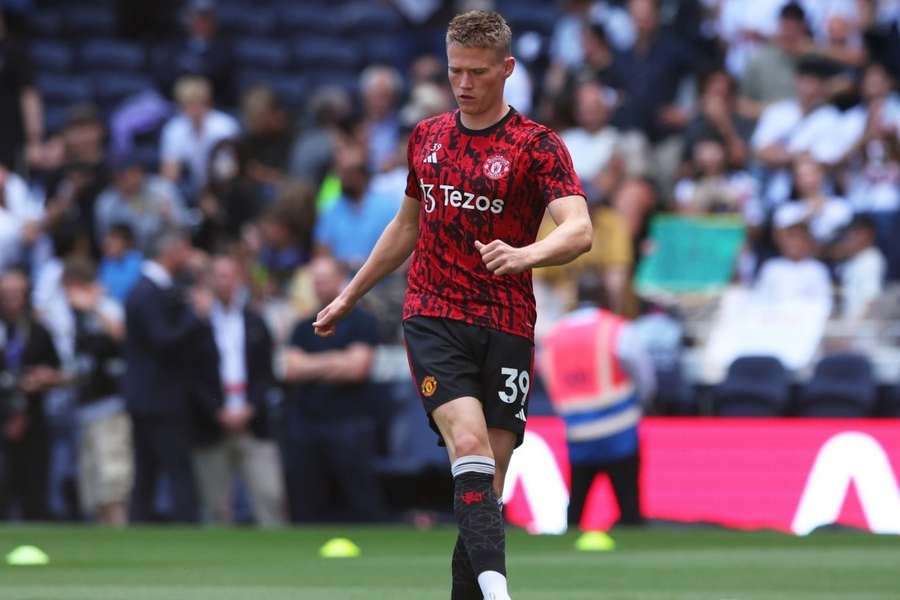 Napoli overtakes Fulham in race for Manchester United midfielder McTominay