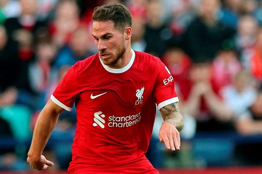 Liverpool midfielder to stay at club despite losing spot in starting XI