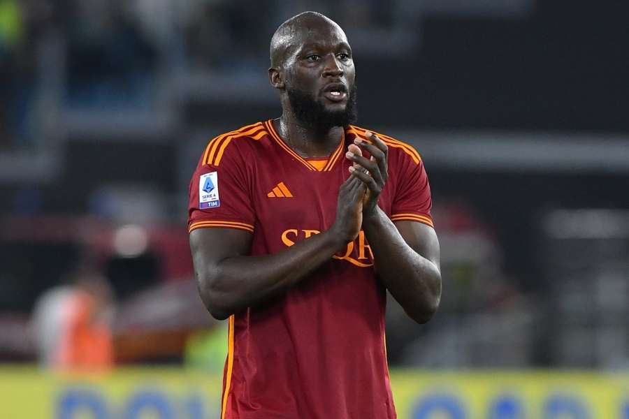 Chelsea striker Lukaku in Italy for Napoli medical.