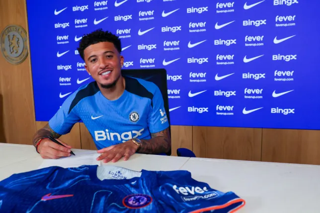 Jadon Sancho finally speaks out on potential Chelsea transfer and delivers a heartfelt message to Manchester United supporters