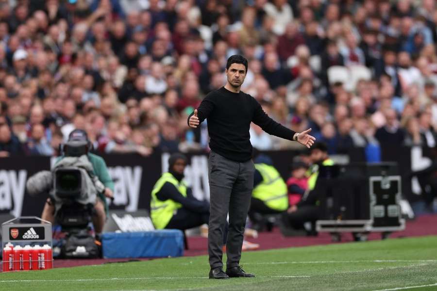 Arteta Defends Arsenal Tactics in Tense Draw Against Man City